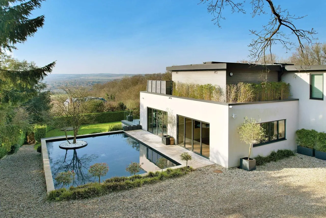 Harvest Hill, Bourne End, SL8, photo 27