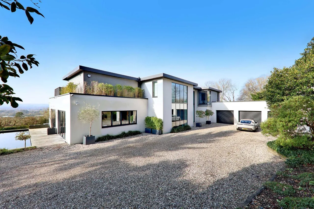 6 bed house to rent, Harvest Hill, Bourne End, SL8