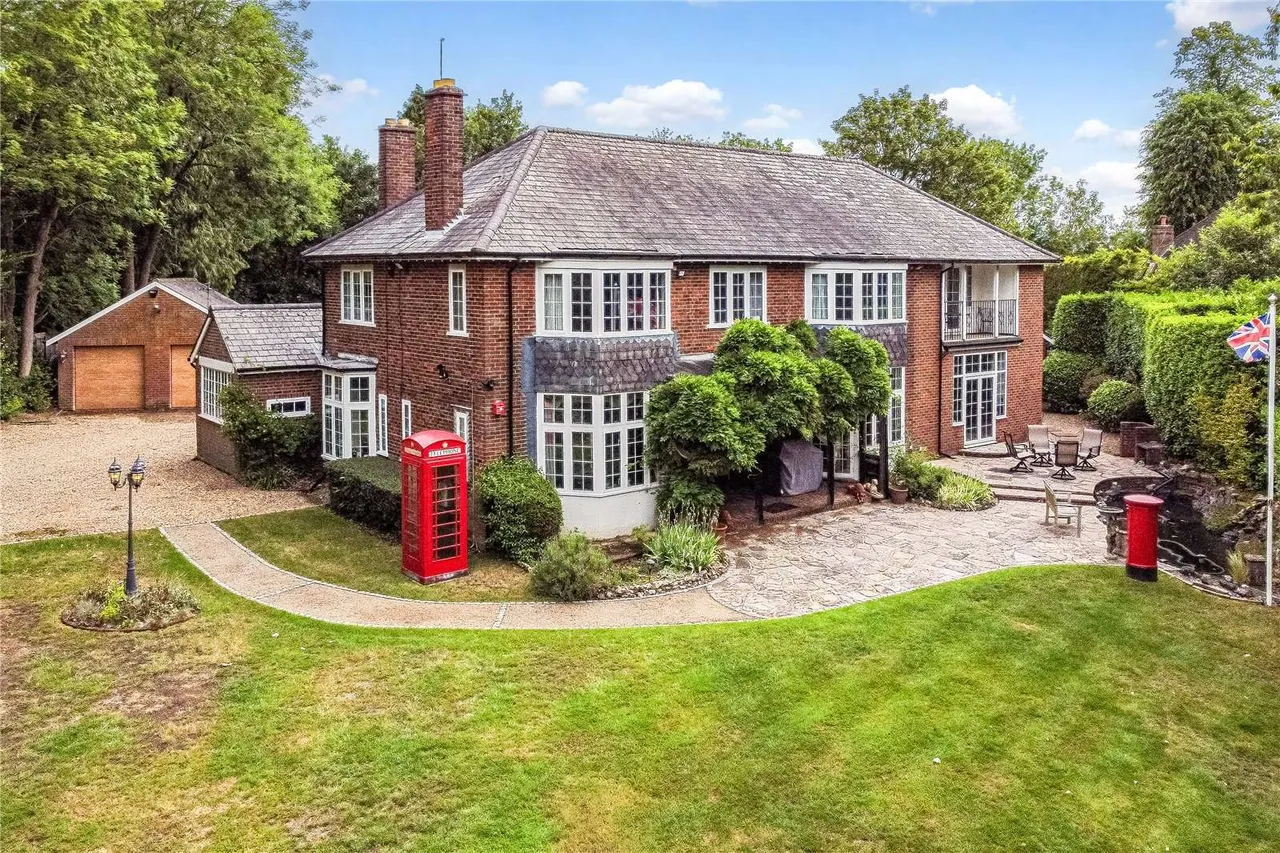 6 bed house for sale — The Drive, Rickmansworth, Hertfordshire, WD3 4EA