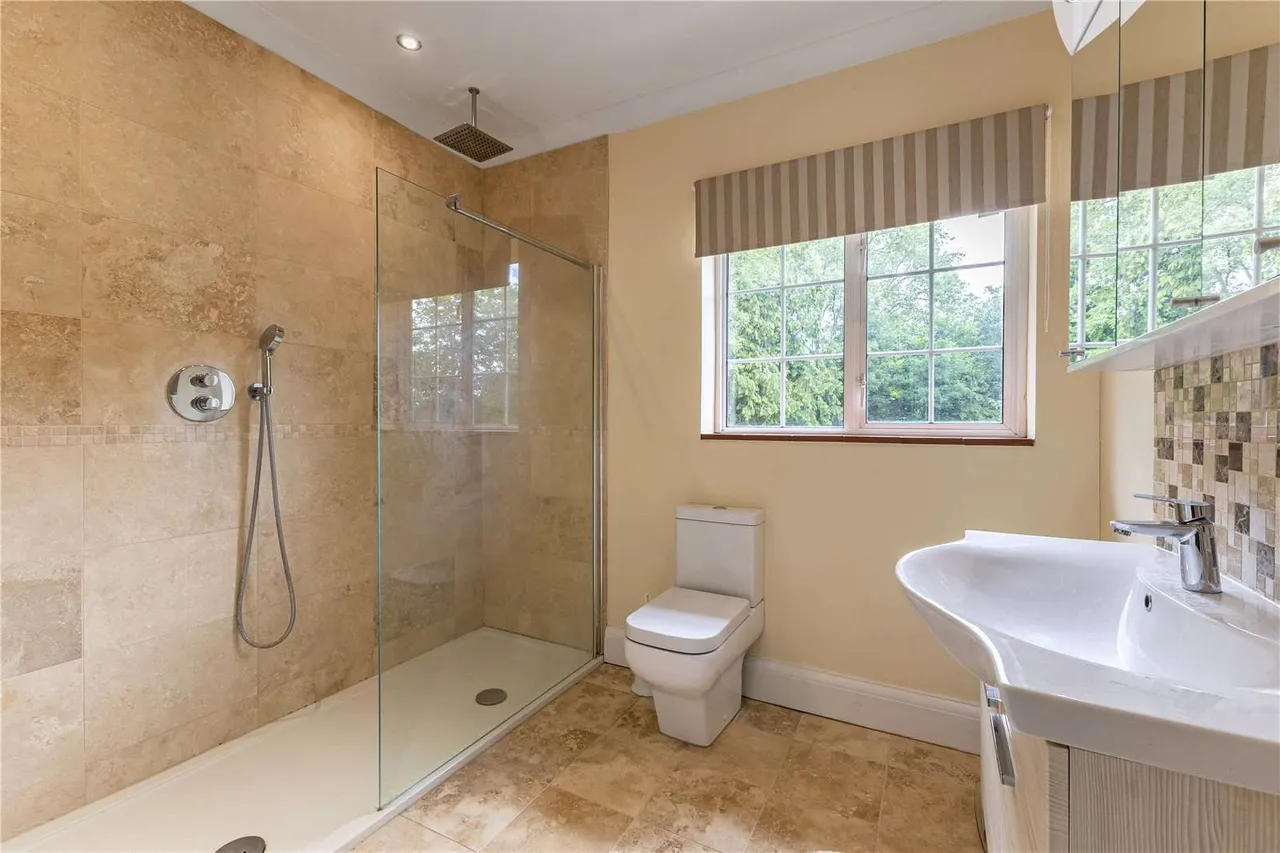 The Drive, Rickmansworth, Hertfordshire, WD3 4EA, photo 11