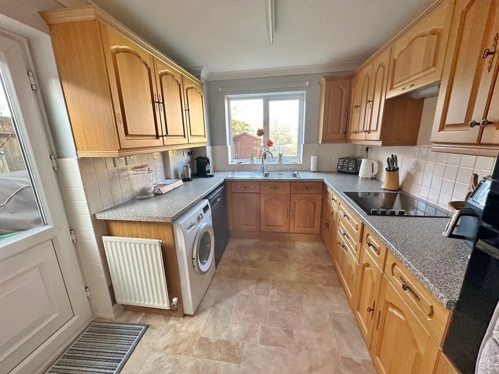Norfolk Close, Laindon, SS15, photo 4