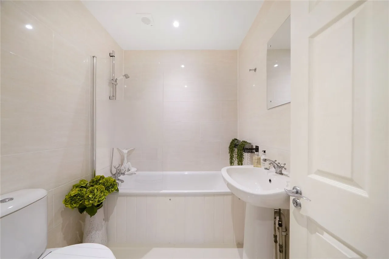 Queens Crescent, London, NW5, photo 12