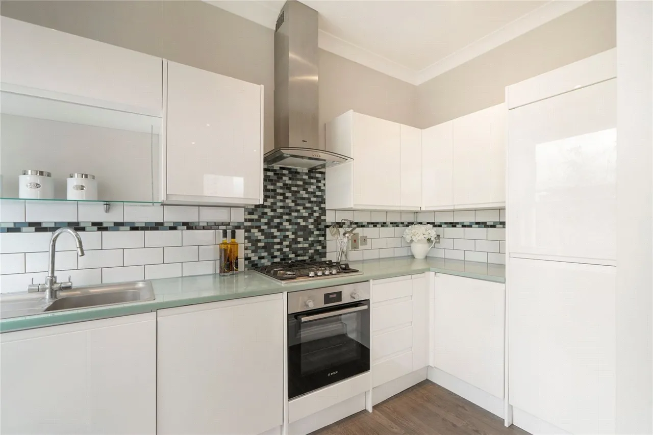 Queens Crescent, London, NW5, photo 4