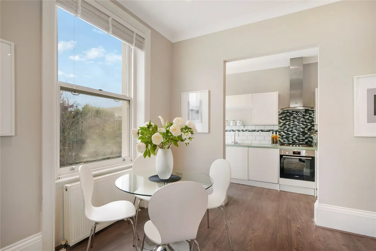 Queens Crescent, London, NW5, photo 6