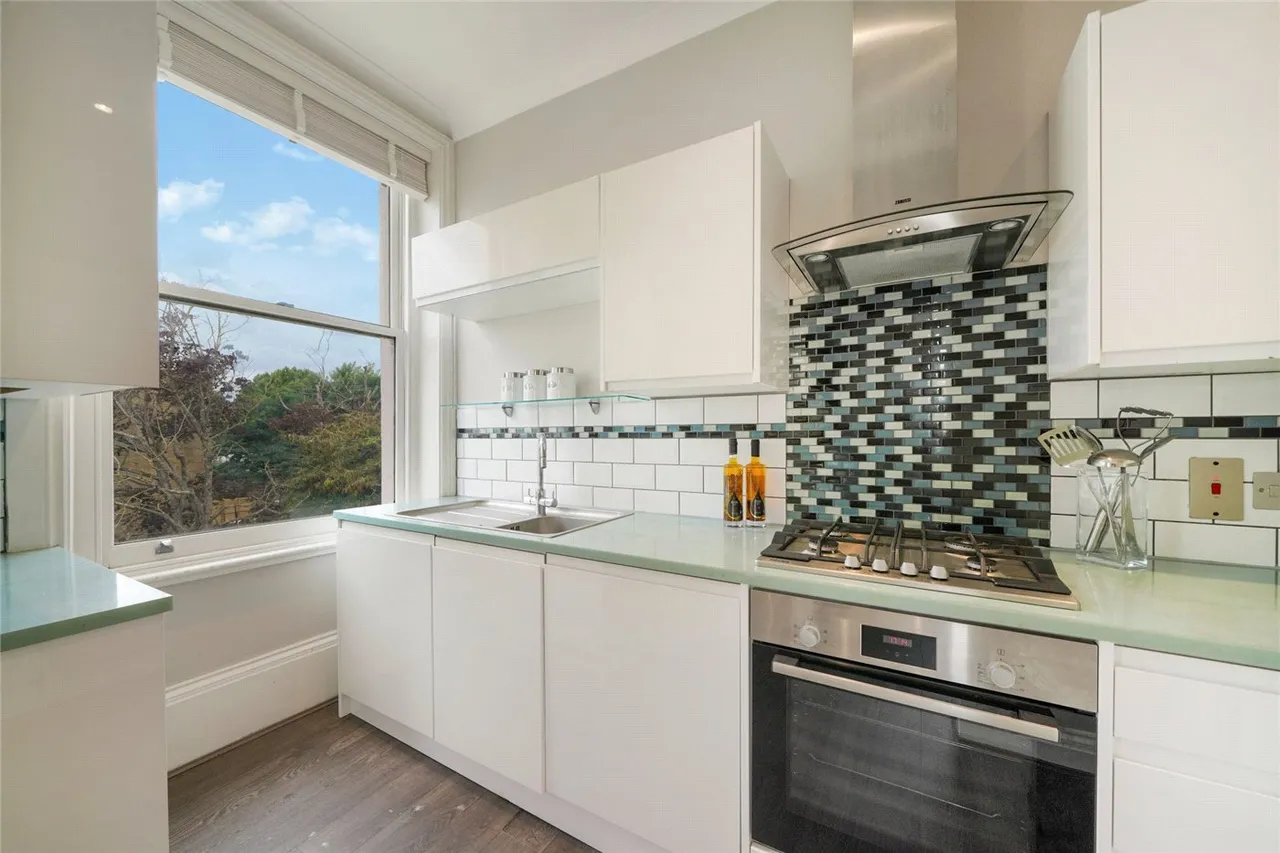 2 bed flat for sale — Queens Crescent, London, NW5