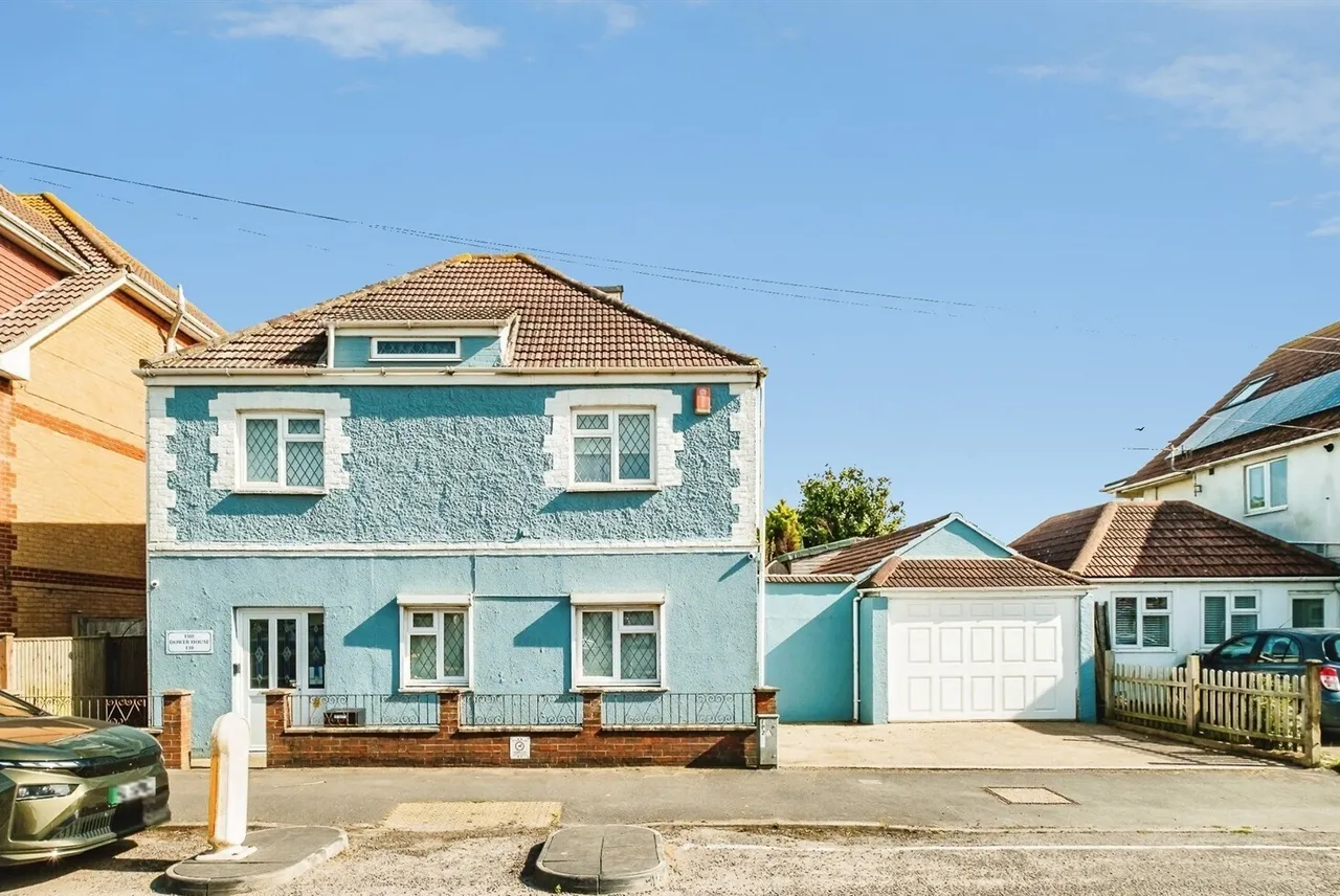 4 bed house for sale, Brighton Road, Lancing, BN15