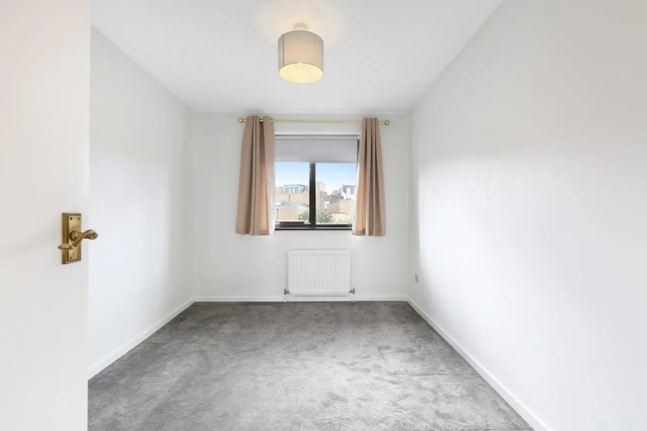 Allendale Close, London, photo 9