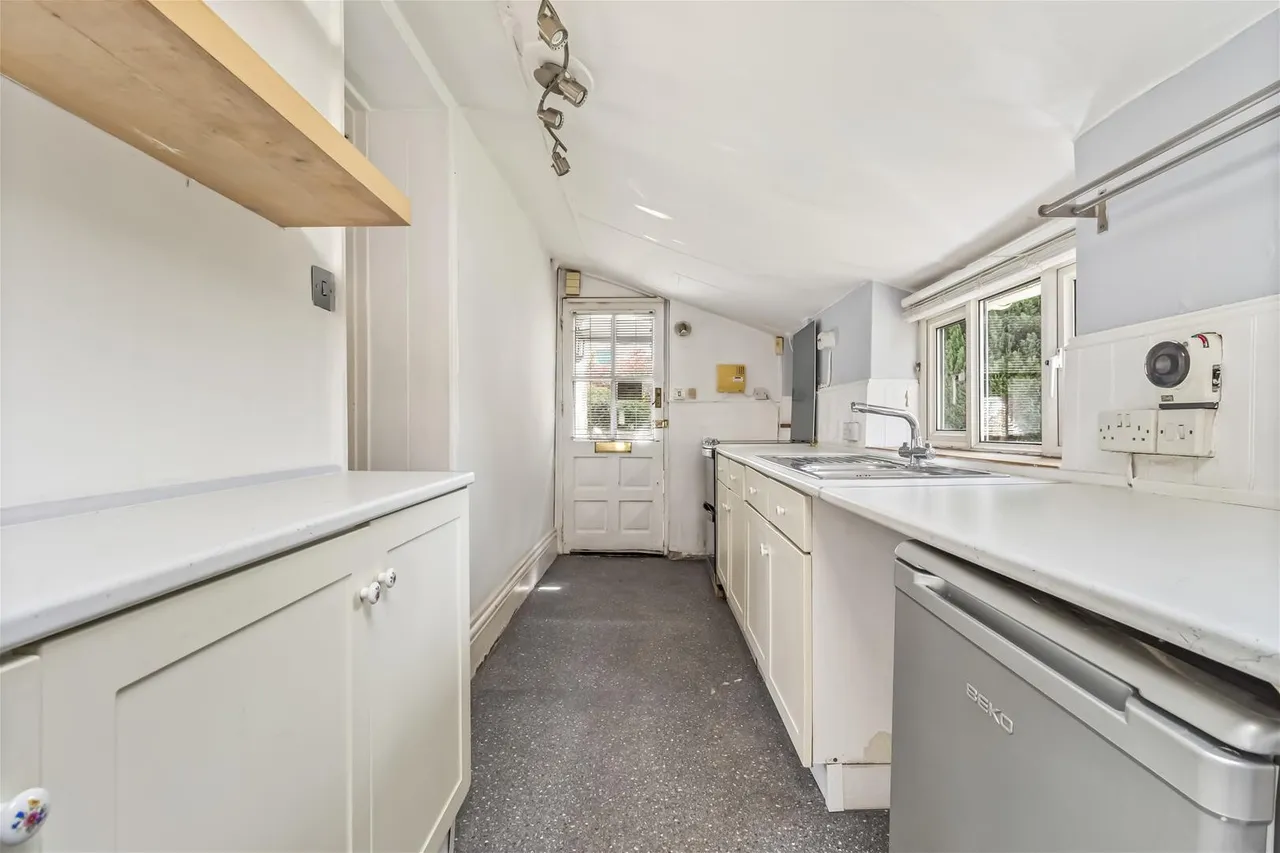 Half Moon Lane, Worthing, photo 15
