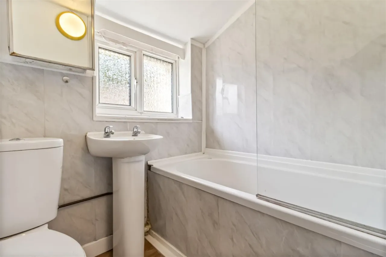 Half Moon Lane, Worthing, photo 12