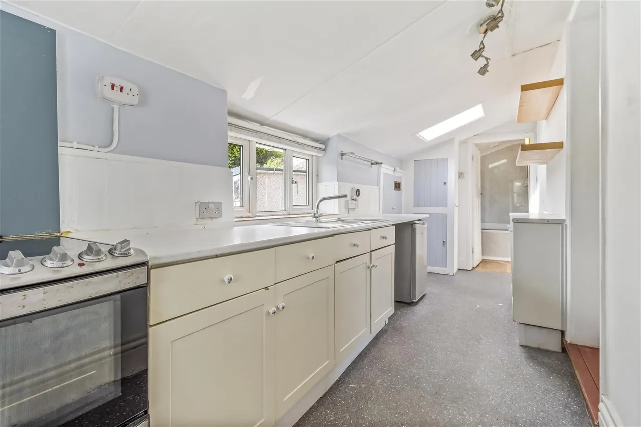 Half Moon Lane, Worthing, photo 7