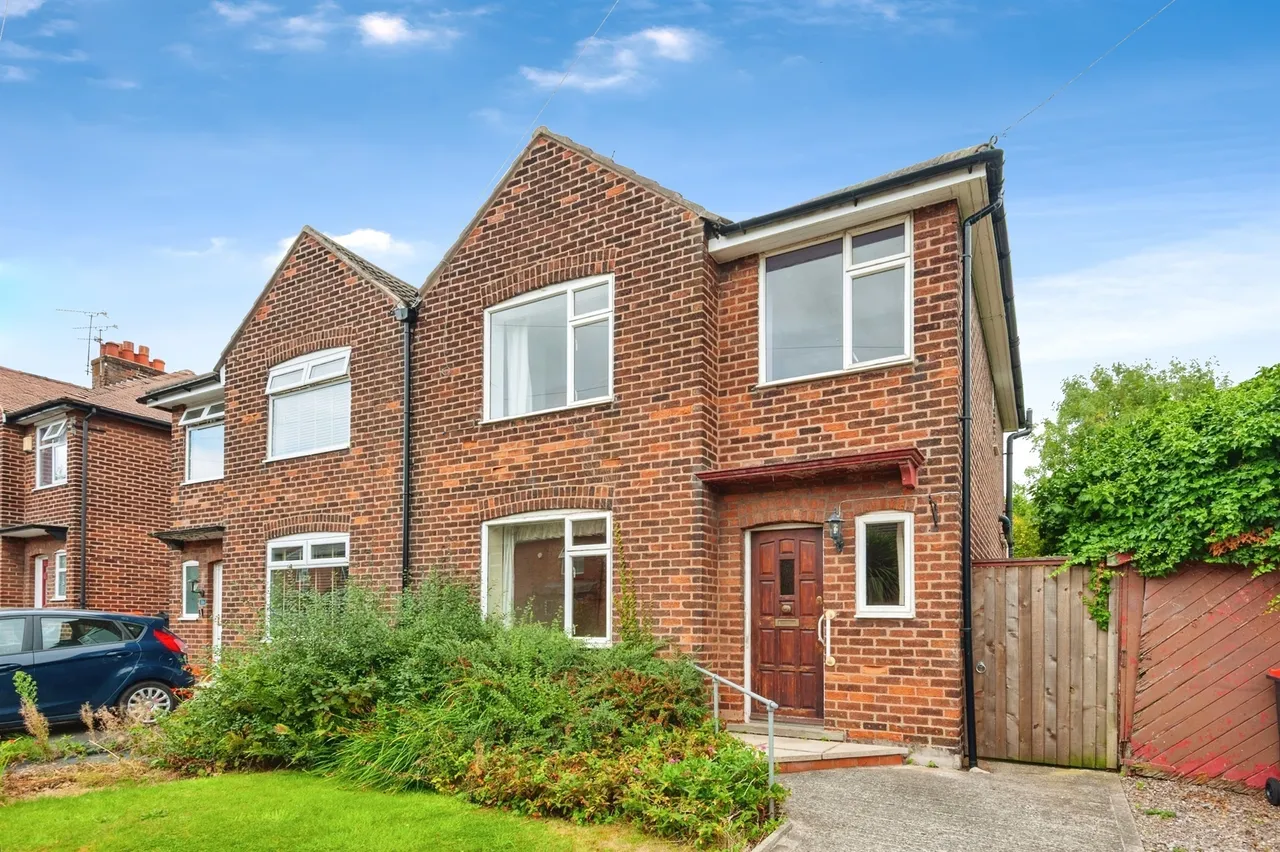 3 bed house for sale — Robin Hood Lane, Helsby, Frodsham