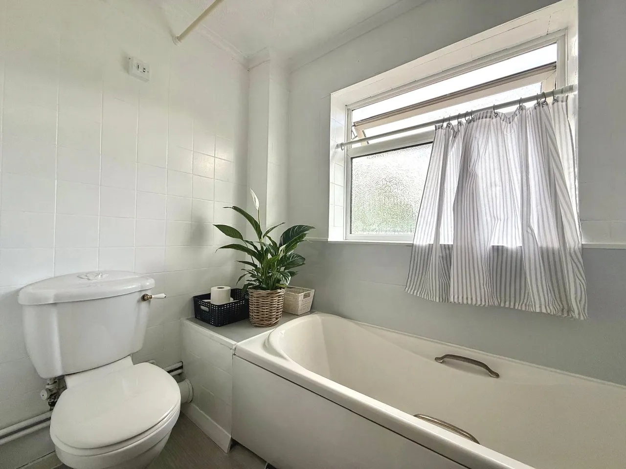 Blythwood Drive, Frimley, Camberley, Surrey, GU16 8TZ, photo 10