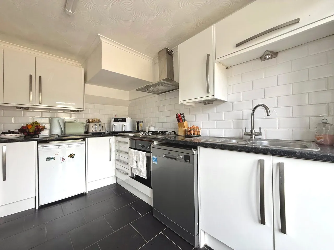 Blythwood Drive, Frimley, Camberley, Surrey, GU16 8TZ, photo 3