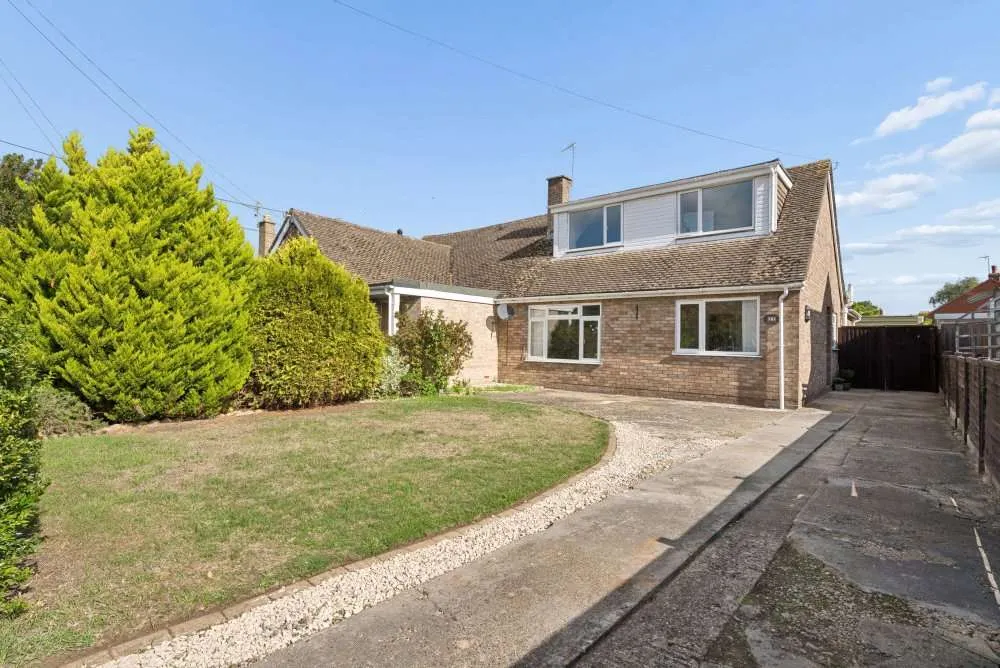 3 bed house for sale, Langley Road, Charlgrove, OX44