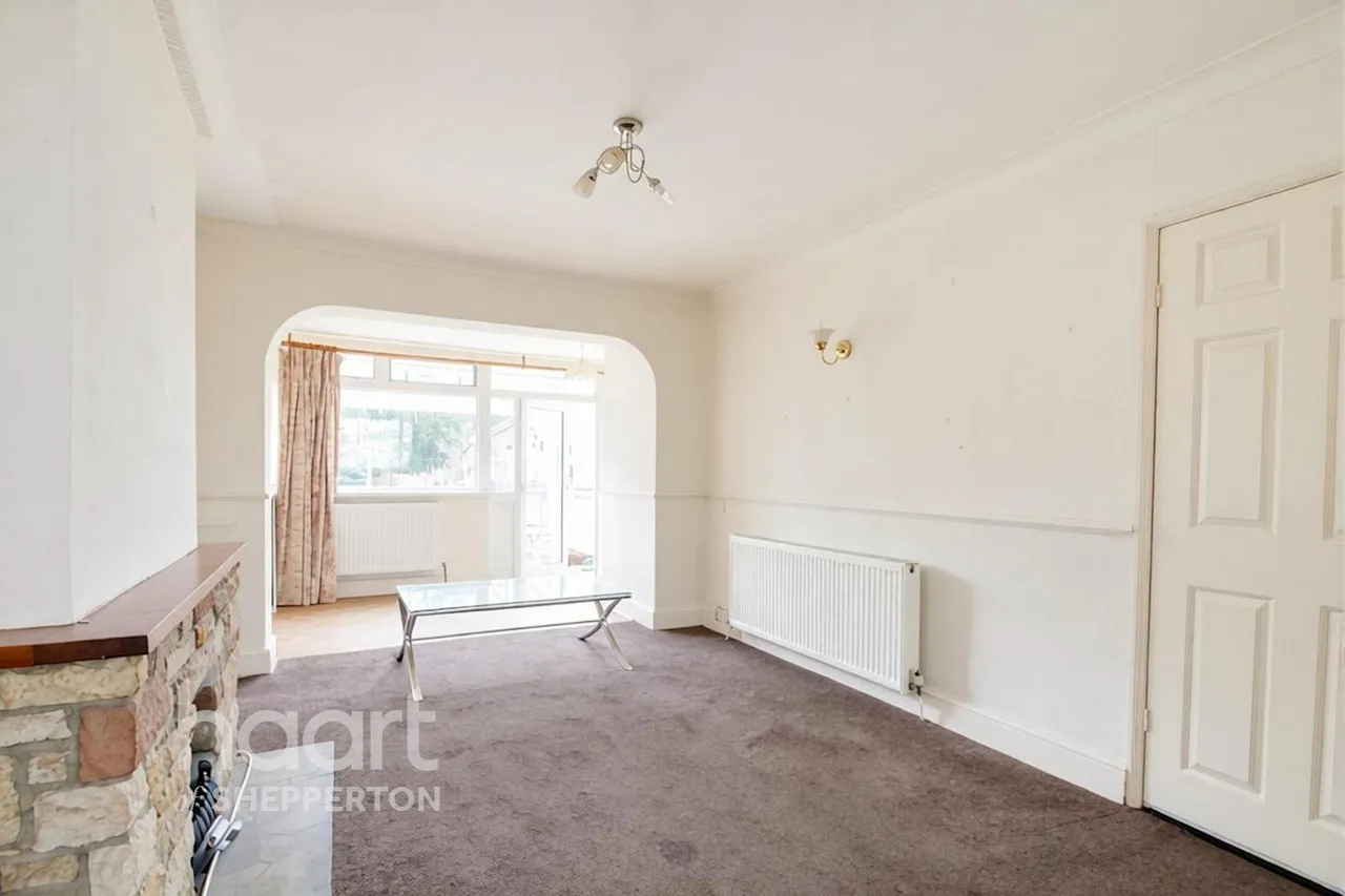 Gilmore Crescent, Ashford, TW15, photo 3