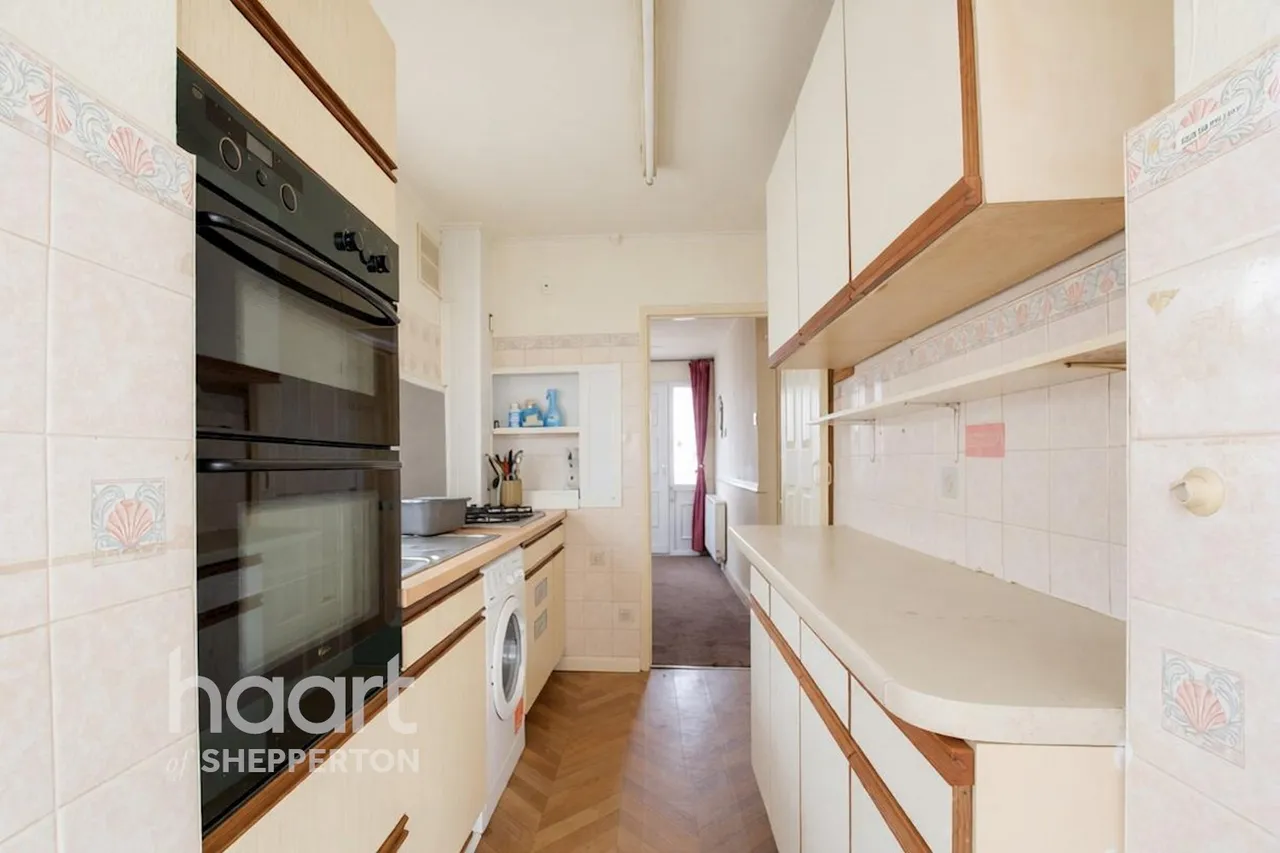 Gilmore Crescent, Ashford, TW15, photo 7