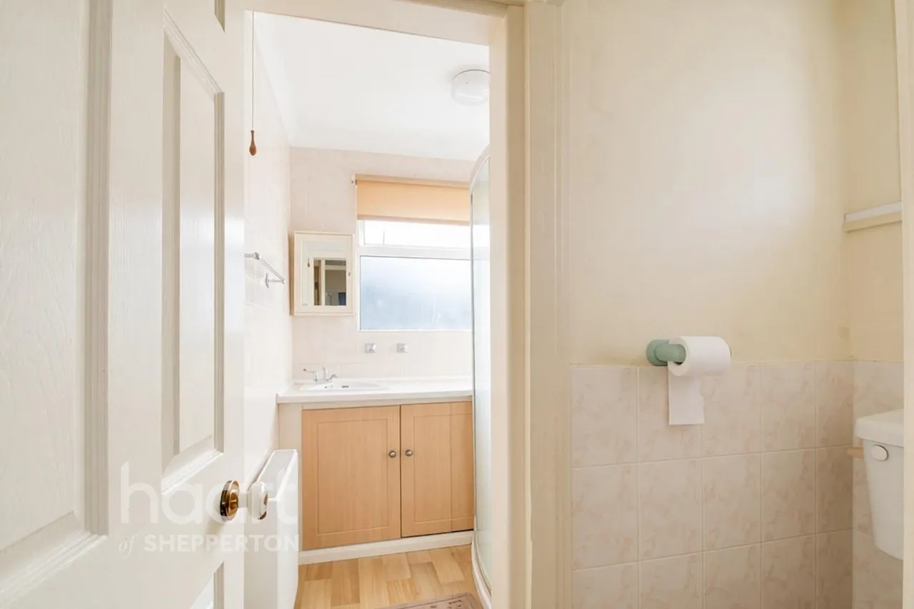 Gilmore Crescent, Ashford, TW15, photo 11