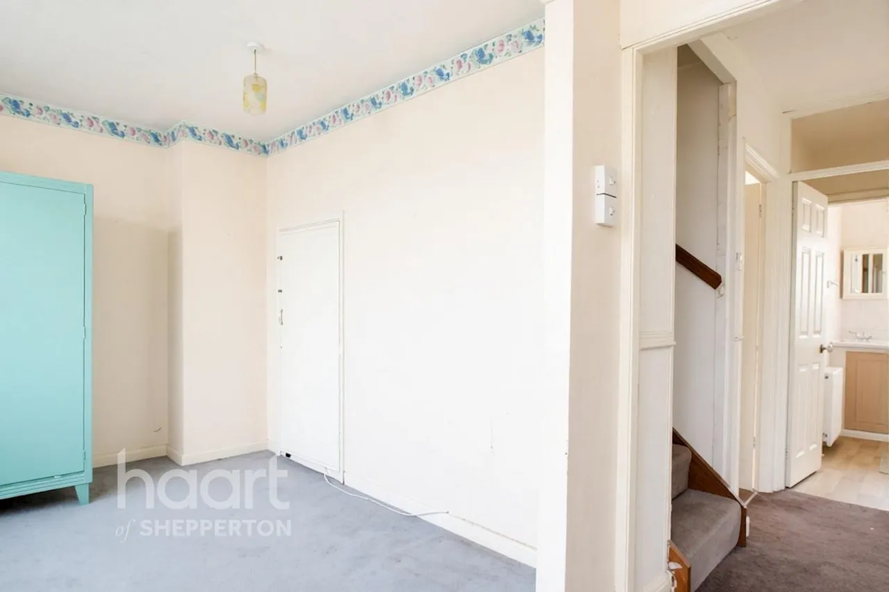 Gilmore Crescent, Ashford, TW15, photo 8