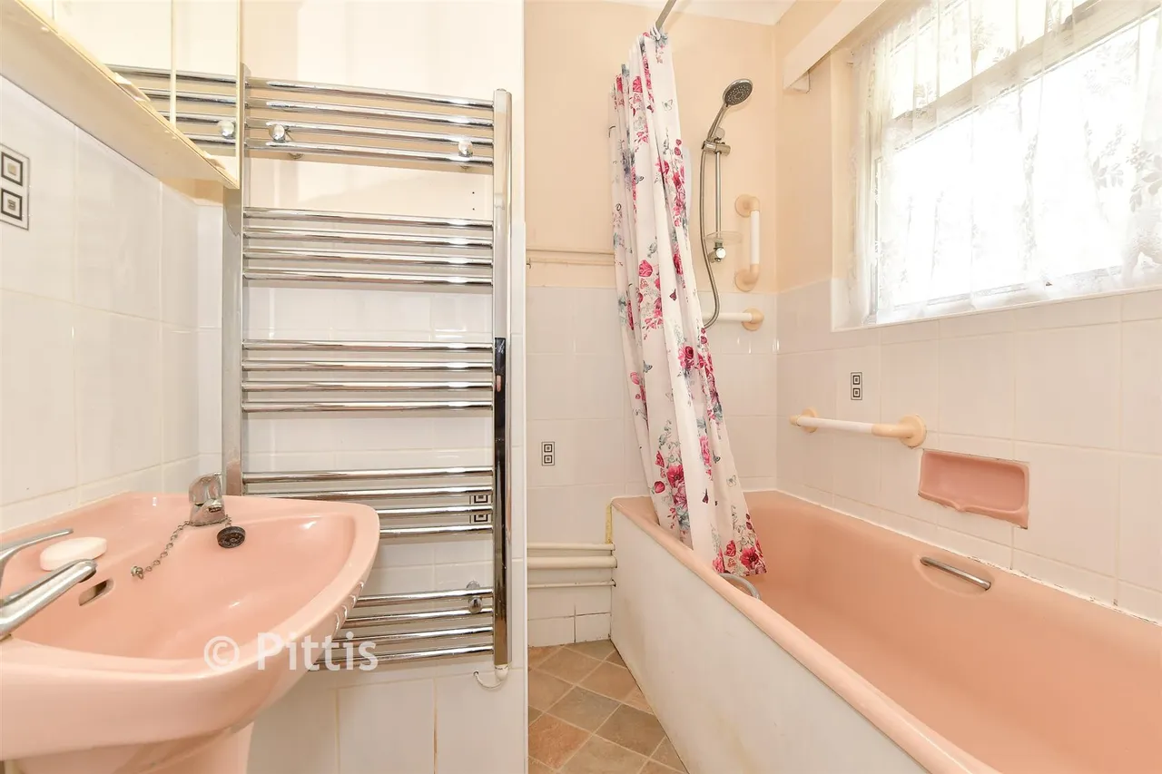 Fairmead Close, Sandown, PO36, photo 8