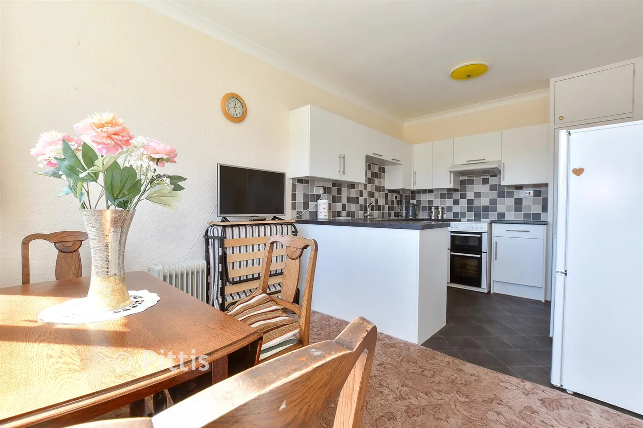Fairmead Close, Sandown, PO36, photo 6