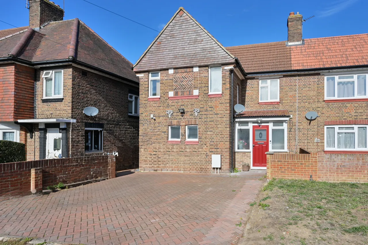 Hounslow, TW3, photo 3