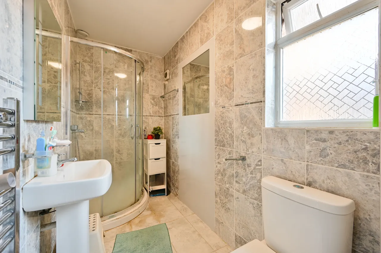 Hounslow, TW3, photo 11