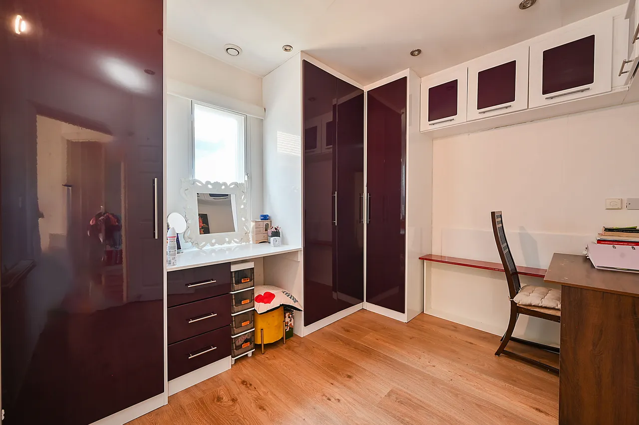 Hounslow, TW3, photo 10