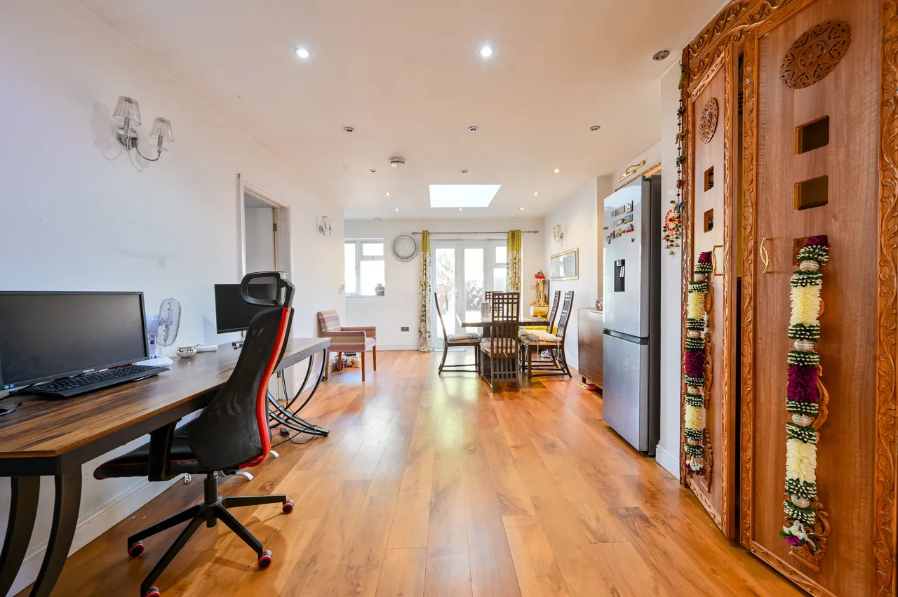 Hounslow, TW3, photo 14