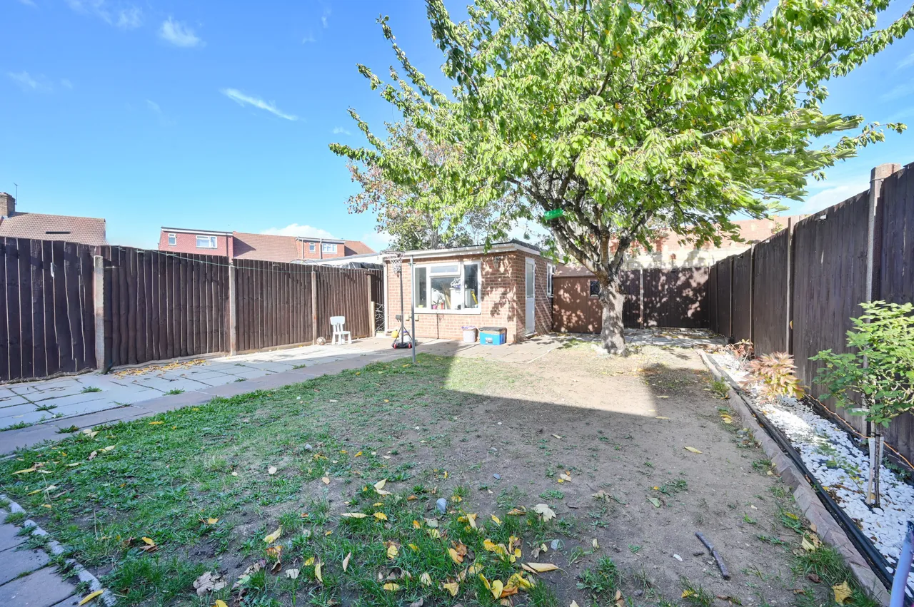 Hounslow, TW3, photo 4