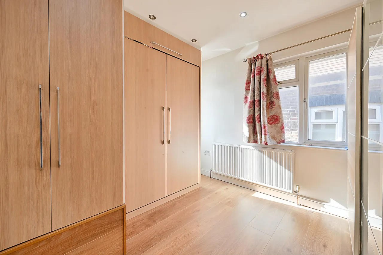 Hounslow, TW3, photo 12