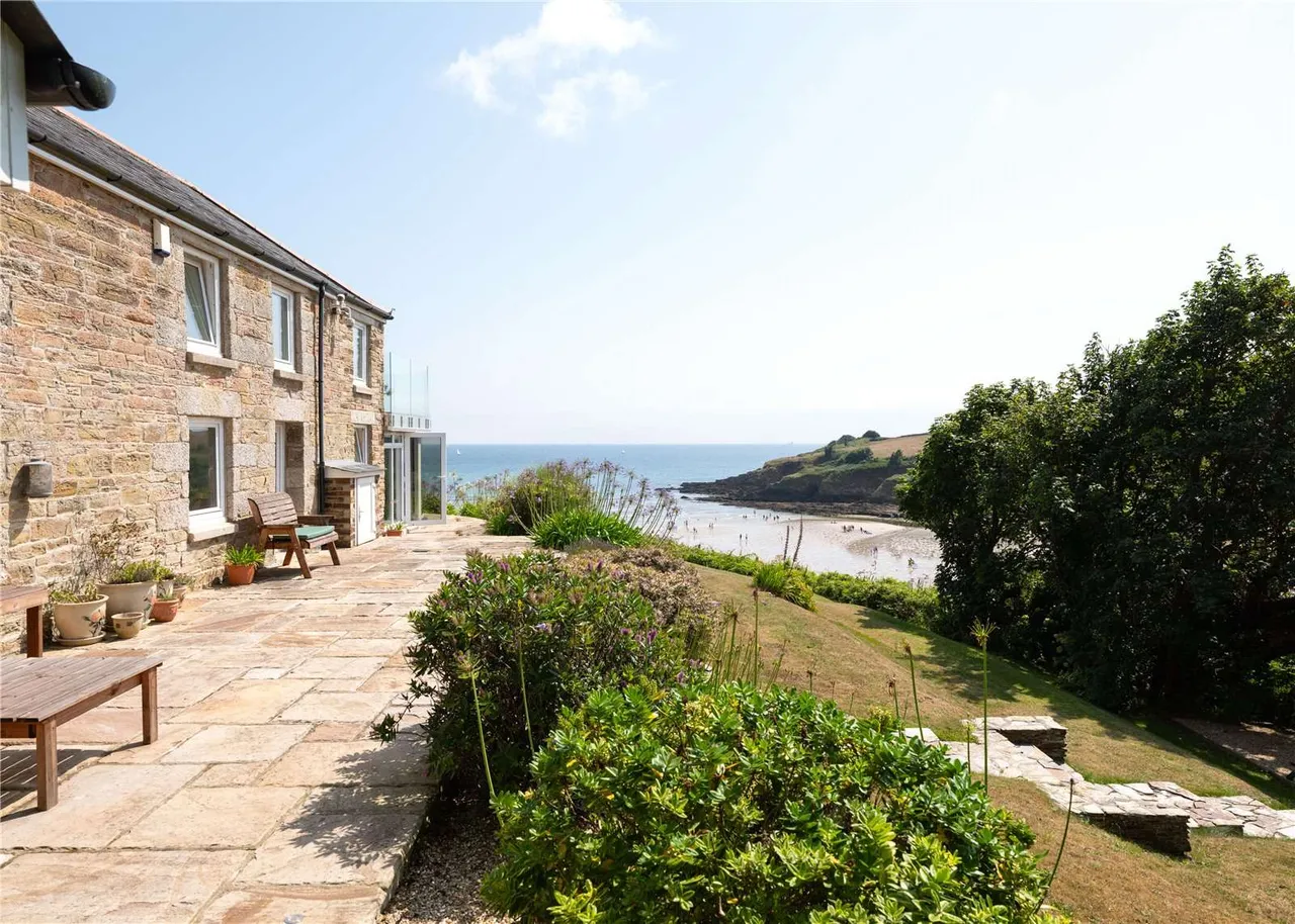 Maenporth, Falmouth, Cornwall, TR11 5HN, photo 2