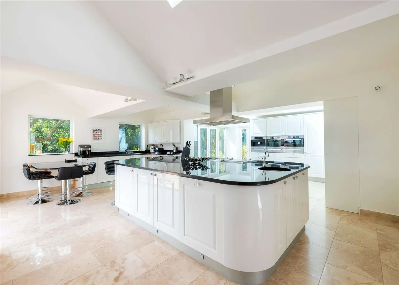 Maenporth, Falmouth, Cornwall, TR11 5HN, photo 9