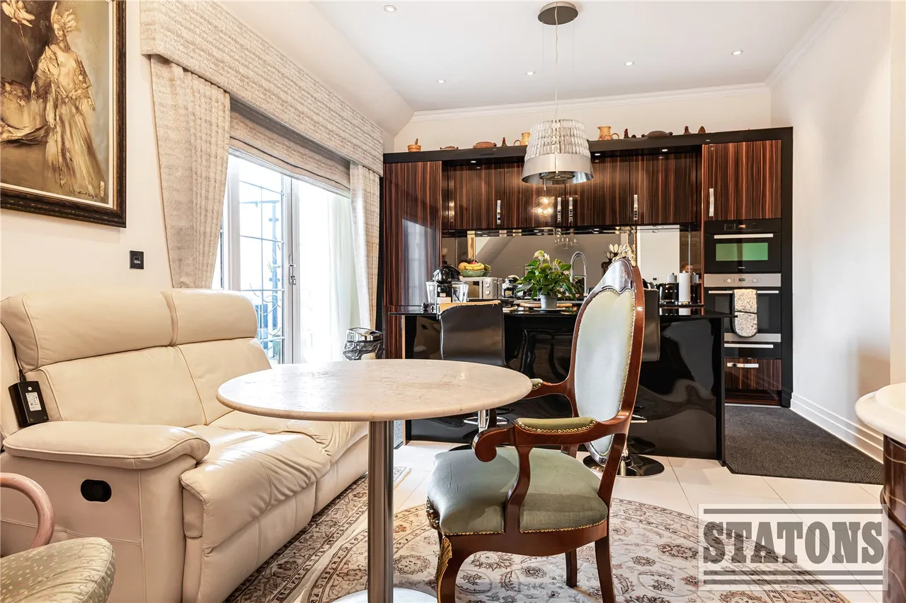 Uplands Park Road, Enfield, EN2 7PG, photo 5