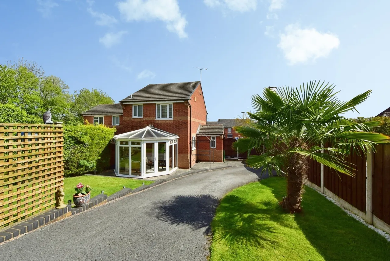 3 bed house for sale — Deepwell Avenue, Halfway, Sheffield, S20