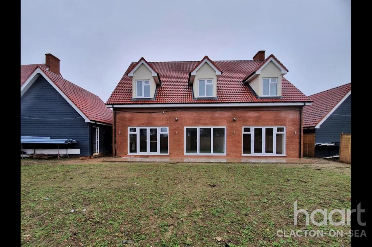 Stone Green Road, CO16, photo 15