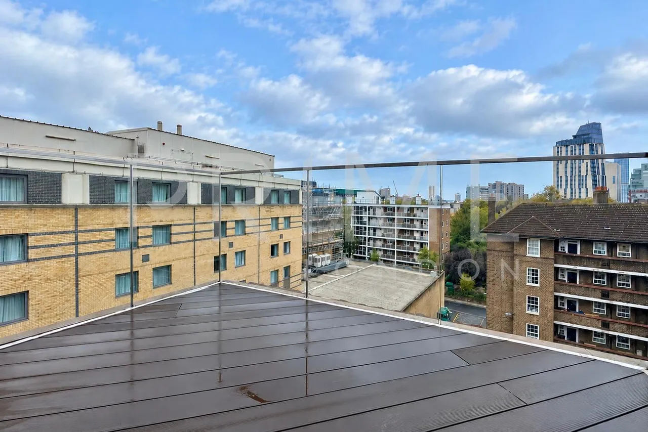 Lambeth High Street, London, SE1, photo 2