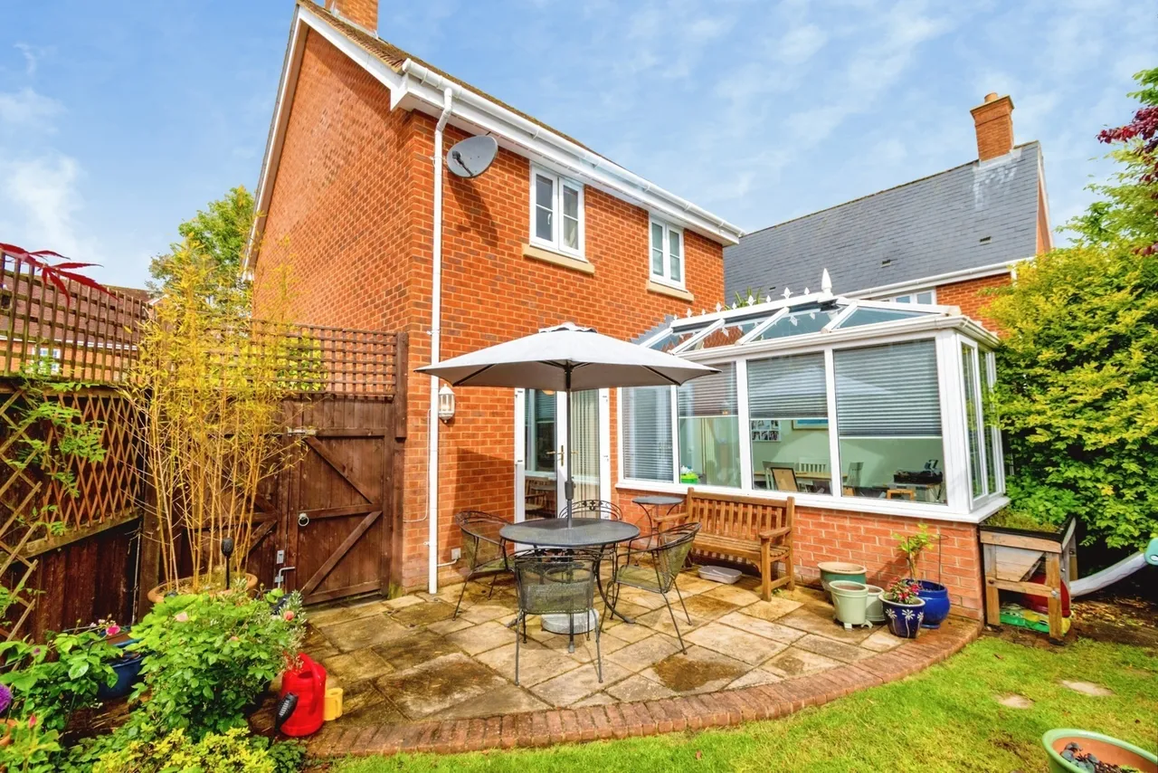 2 bed house for sale, Sutton Park Road, Sutton Scotney, SO21