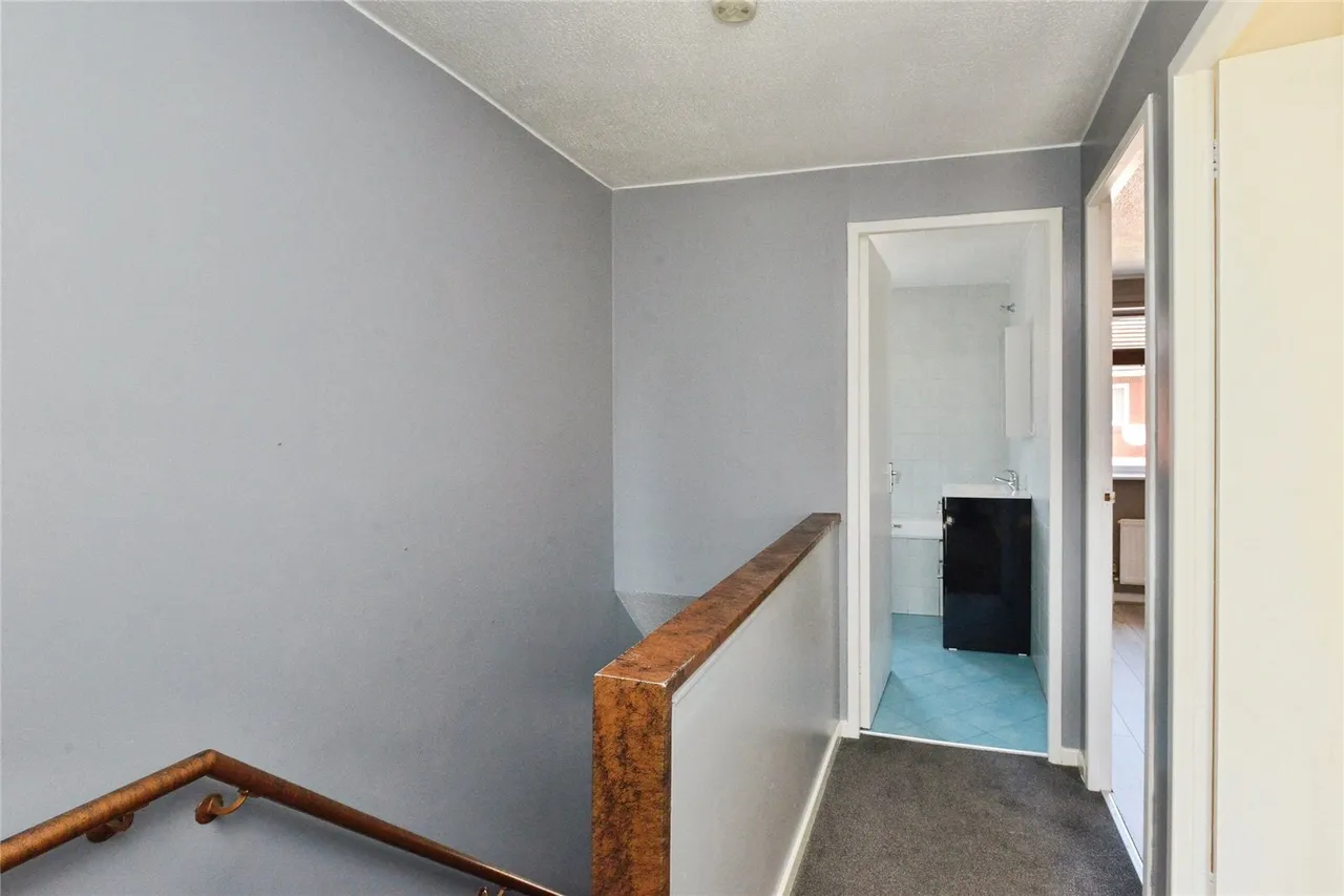 Tamarisk Court, Walnut Tree, Milton Keynes, Buckinghamshire, MK7, photo 15