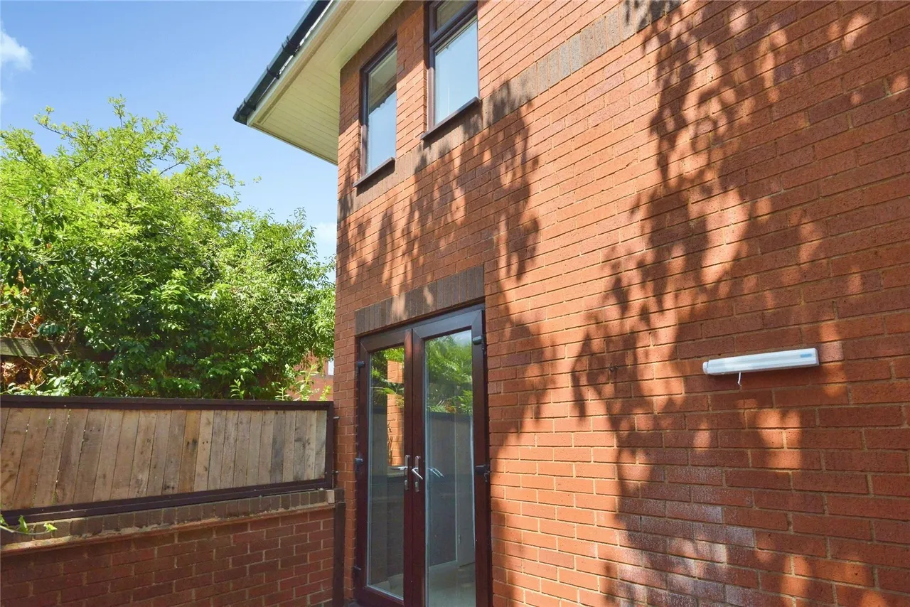 Tamarisk Court, Walnut Tree, Milton Keynes, Buckinghamshire, MK7, photo 19