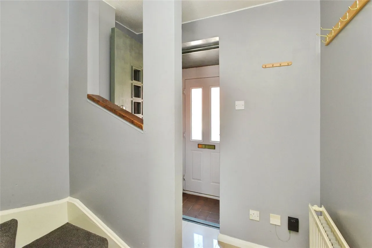Tamarisk Court, Walnut Tree, Milton Keynes, Buckinghamshire, MK7, photo 16