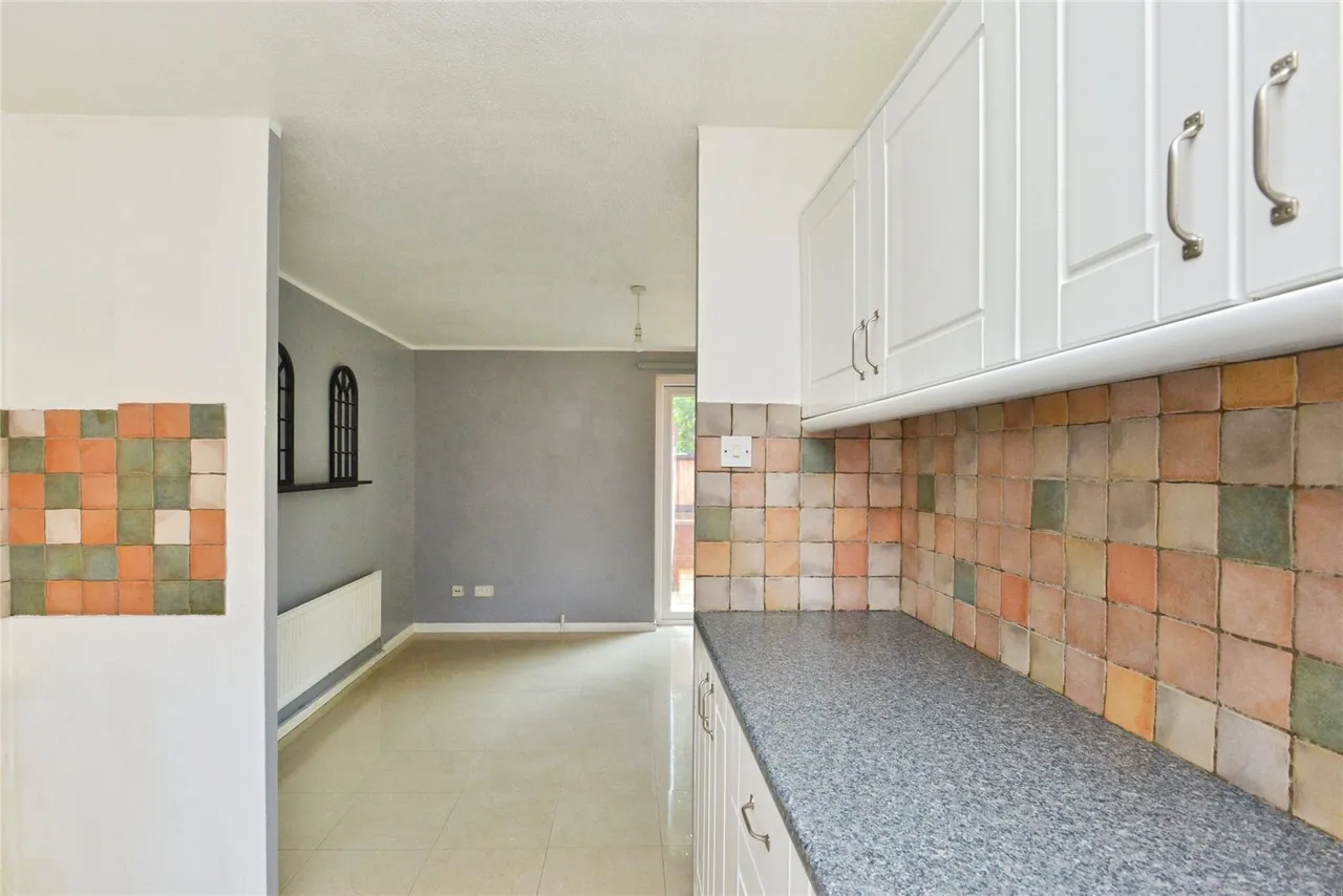 Tamarisk Court, Walnut Tree, Milton Keynes, Buckinghamshire, MK7, photo 8