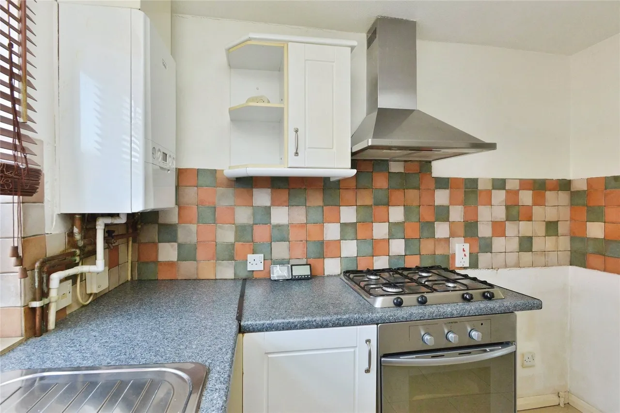 Tamarisk Court, Walnut Tree, Milton Keynes, Buckinghamshire, MK7, photo 7