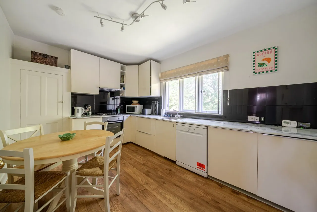 Lynton Road, Acton, London, W3, photo 6