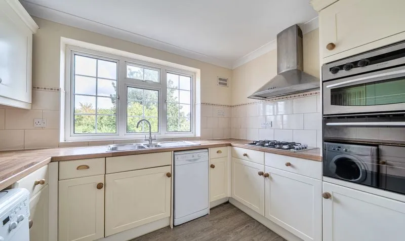 Ashley Road, Epsom, KT18, photo 2