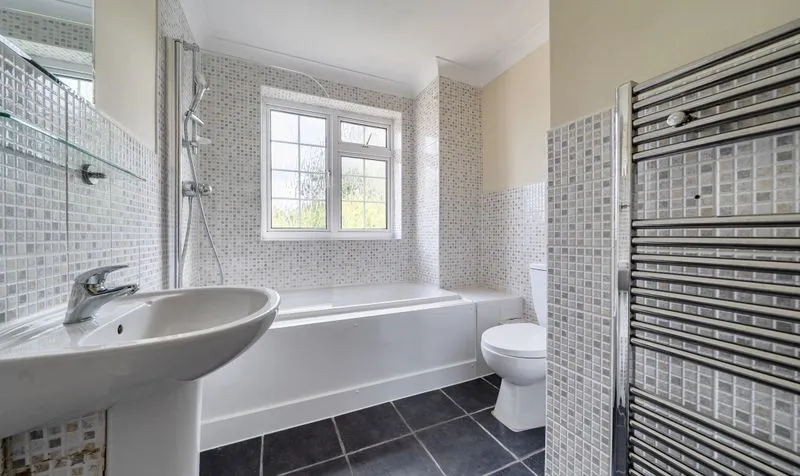Ashley Road, Epsom, KT18, photo 9