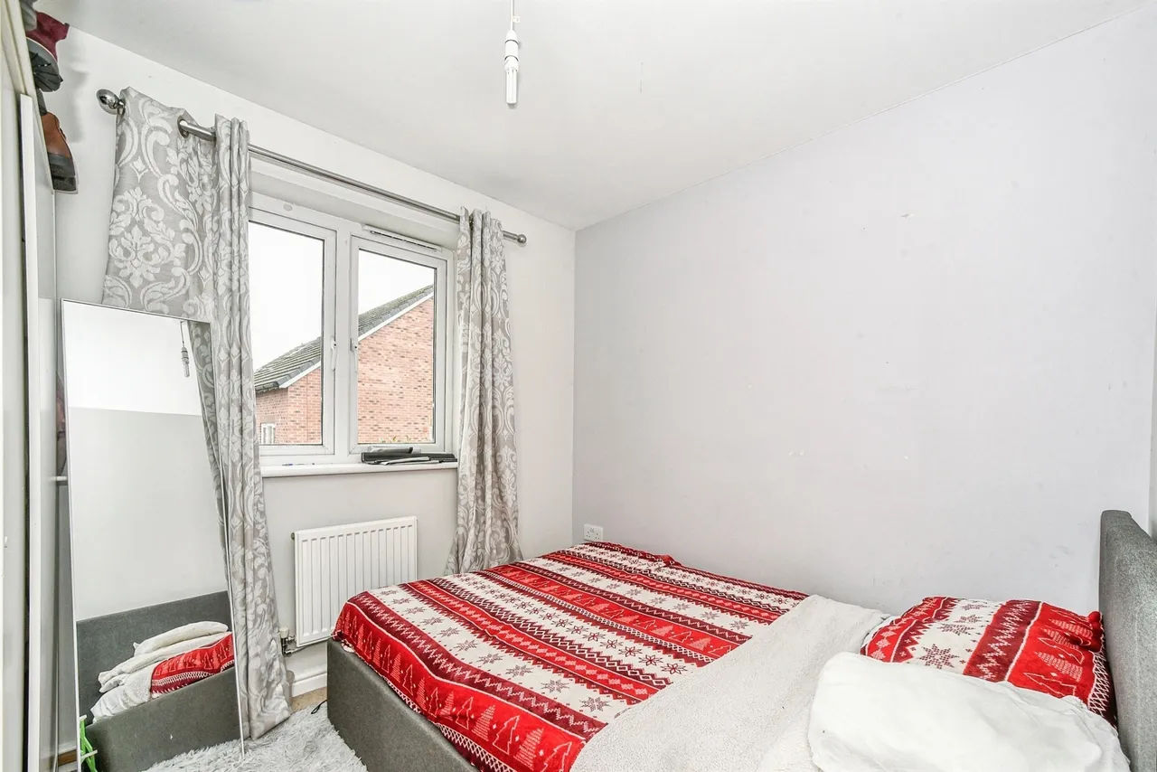 Pickernell Road, TIDWORTH, photo 9