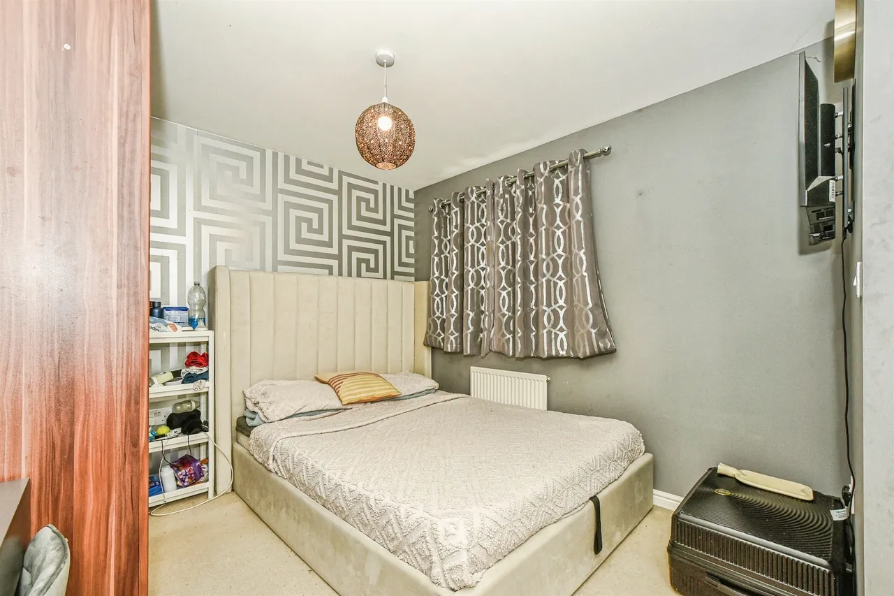 Pickernell Road, TIDWORTH, photo 7