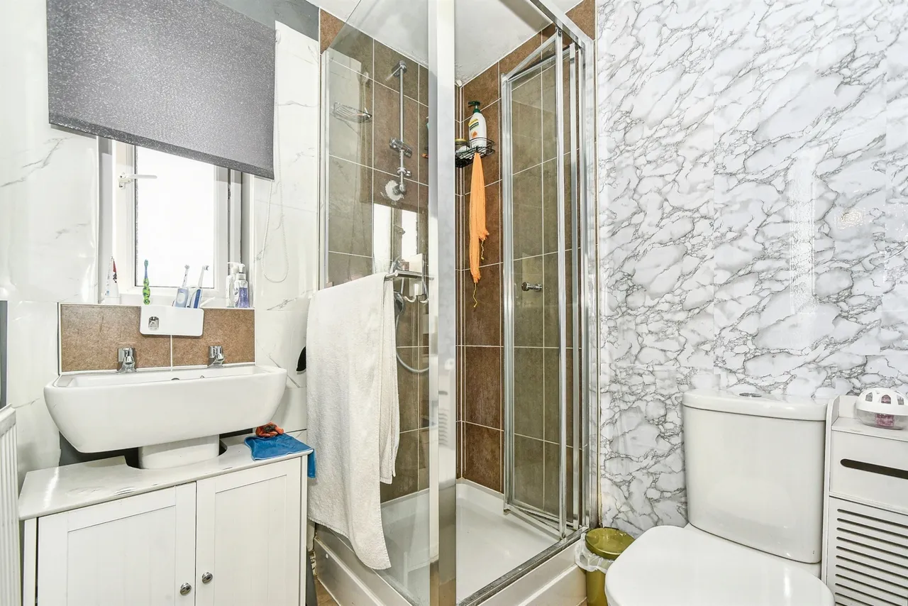 Pickernell Road, TIDWORTH, photo 8