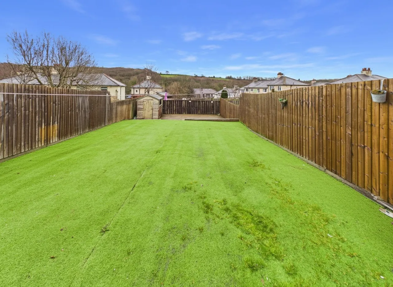 Ealand Road, Batley, WF17, photo 4