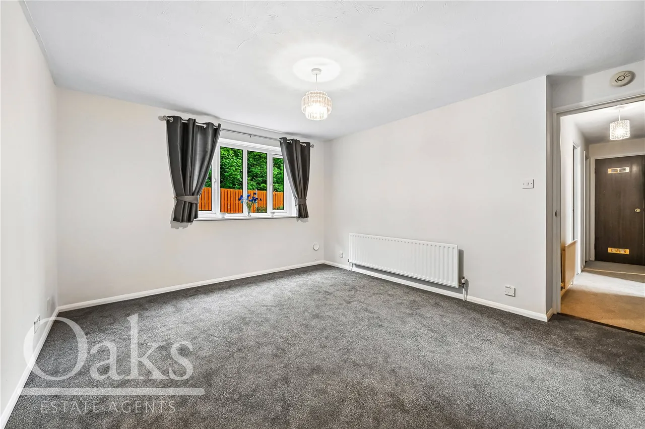2 bed flat for sale, Burnham Gardens, Addiscombe, CR0